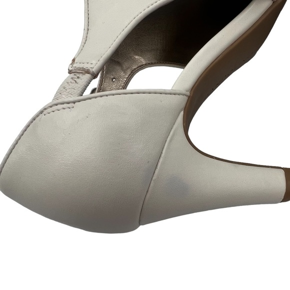Bandolino White Wardell Pointed Closed Toe Heels Size 9 1/2 Women’s - Picture 10 of 11